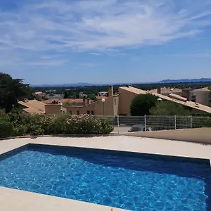 Dans Résidence Avec Piscine Et Tennis Hyères
