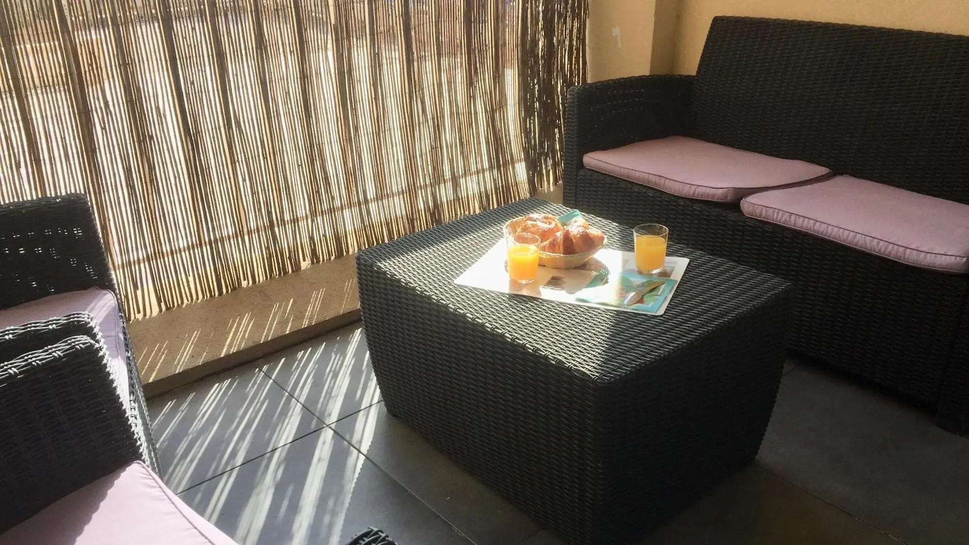 Le Port Plage Studio Tout Confort Terrasse Clim Hyeres
